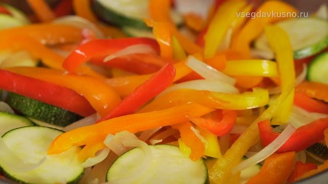 Вкусный ужин за 20 минут. РАГУ ИЗ СЛАДКОГО ПЕРЦА И КАБАЧКОВ С КОЛБАСКАМИ смотреть онлайн