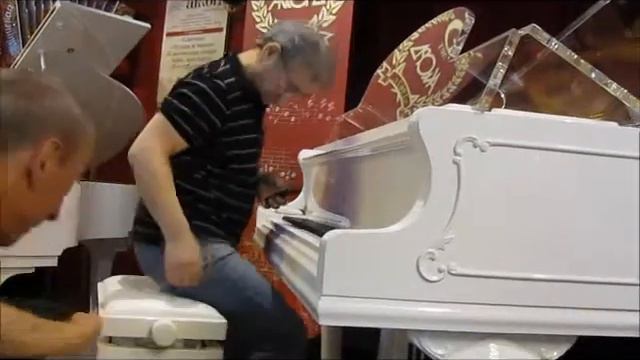 1. X.Багиров, В.Садыхов, Денис Шушков и др. Салон Аккорд 24.05.2012 г. смотреть онлайн