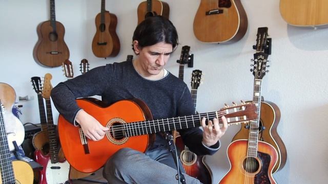 Hermanos Conde 2005 media luna flamenca negra - flamenco guitar, similar to Paco de Lucia's смотреть онлайн