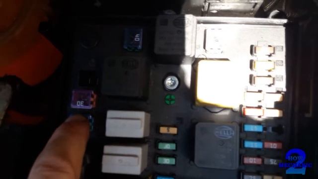 Vauxhall Zafira MK2 OBD II port and ATC fuses смотреть онлайн