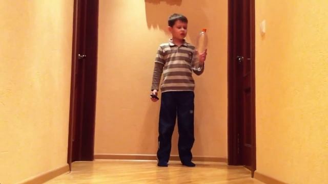 Андрей Глазов фокус с бутылкой и мобильным телефоном смотреть онлайн