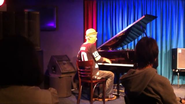 Ёриюки Харада (пианино), Рийян Чан (каягым), Япония Free Jazz смотреть онлайн