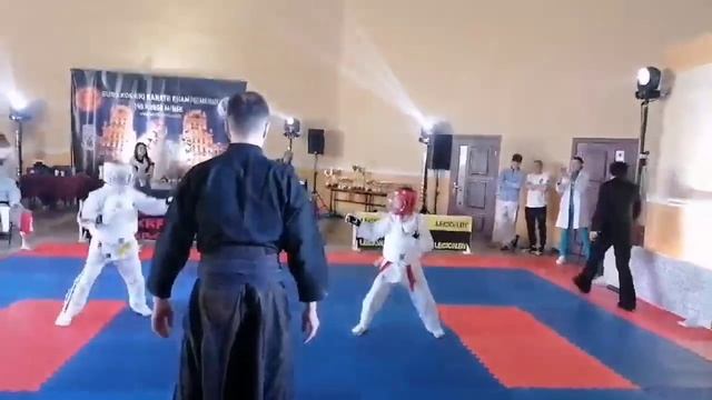Сашка на ЧЕ по косики-каратэ. 1/4. Sashka at the European Championship in koshiki-karate. 1/4. смотреть онлайн