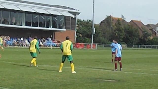 Horley Town 5 Holmesdale 1 смотреть онлайн