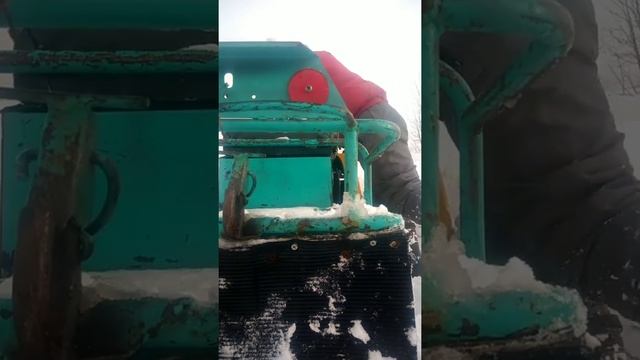 Как одному вытащить снежик из сугроба смотреть онлайн