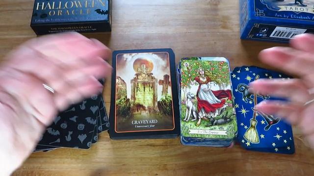 Favorite Books, Tarot and Oracle Decks November 22 смотреть онлайн