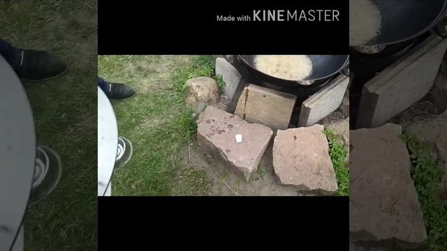 Готовим на даче в казане. Молодой картофель с куриными ножками и крылышками. смотреть онлайн