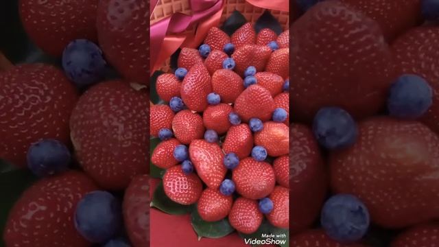 Букет из клубники и ягод "Рожок" смотреть онлайн