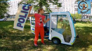 Дети и Машина. Диана, Даня и Милан строят домики. Манкиту