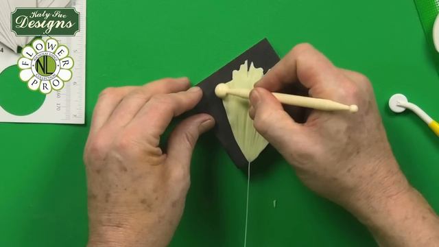 Flower Pro Parrot Tulip | Cake Decorating Tutorial With Chef Nicholas Lodge смотреть онлайн