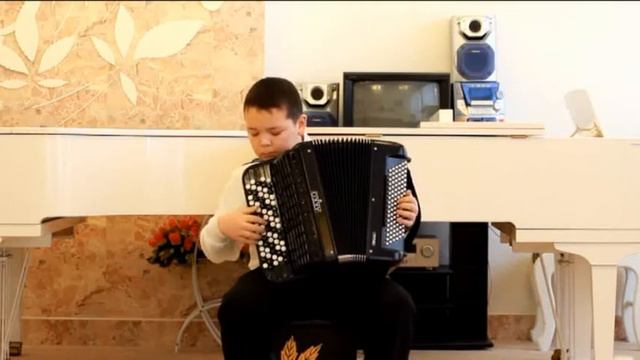 Яналин Рамазан (12 лет) Бах Прелюдия с-moll смотреть онлайн