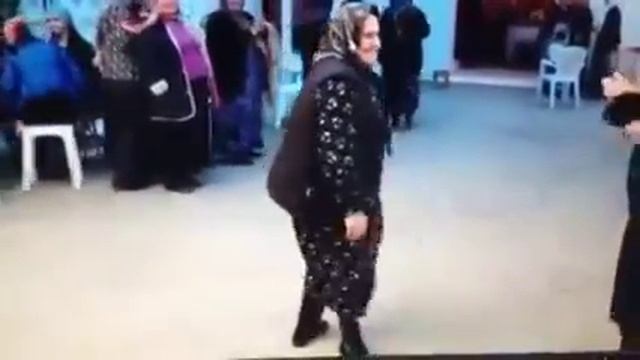 Бабуля зажигает смотреть онлайн