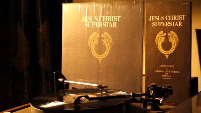 Ian Gillian & Yvonne Elliman – Everything’s Alright, I Don't Know How To Love Him (1970)