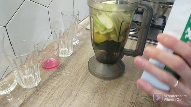 зелёный коктейль. день на смузи и соках продолжается. смотреть онлайн