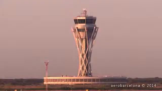 Boeing 767-300 quase colide com Airbus A340-300 смотреть онлайн