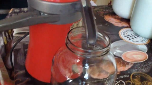 Сливки из коровьего молока. Сепарирование молока. Separation of milk. смотреть онлайн