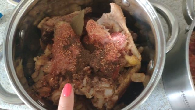 Жаркое из утки и курицы с картофелем!Очень вкусное и простое блюдо,гости будут в восторге!!! смотреть онлайн