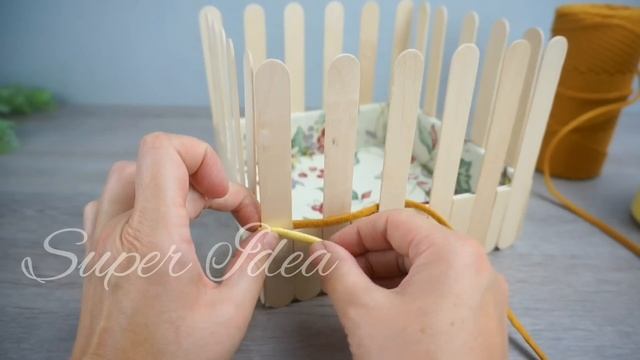 Невероятный результат из деревянных палочек и картонной коробки. смотреть онлайн