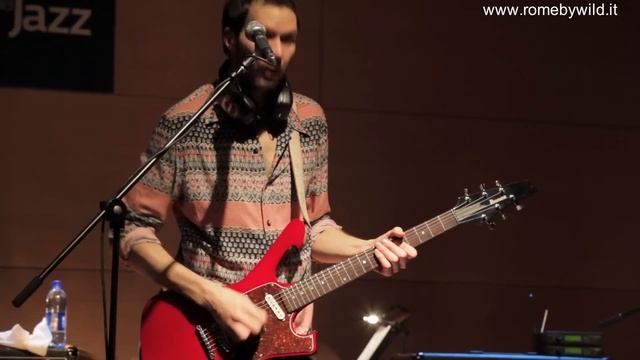 Paul Gilbert Clinic part 9 - "how to hold the pick" смотреть онлайн