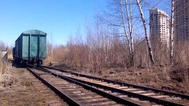 Локомотив ТГМ4 недалеко от Ладожского вокзала смотреть онлайн