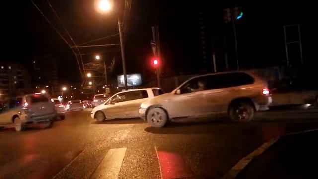 "В пасти темных улиц" смотреть онлайн