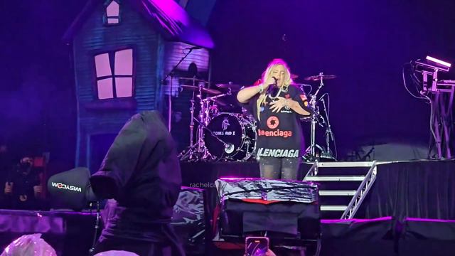 Tones And I: Live Concert 2024 Sydney Australia | 4K 💖 [P!NK Summer Carnival] смотреть онлайн