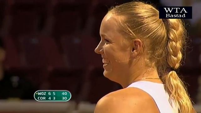 !Bastad 2011 Alizé's Kornet mobile phone rings on match point for Caroline Wozniacki! смотреть онлайн