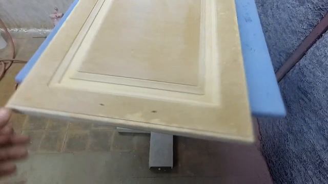 Покраска филенчатых фасадов кухни в два цвета / технология покраски кухни из МДФ смотреть онлайн