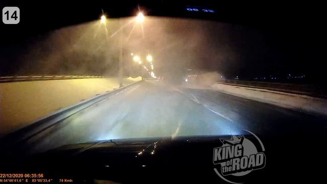 Car ice Sliding crash & spin outs 2021. Icy road. Winter weather. смотреть онлайн