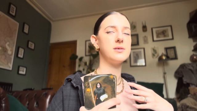 Mabon vs Samhain oracle decks - which autumnal deck is best? смотреть онлайн