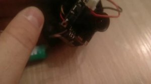 Камера заднего вида переворачивает изображение.