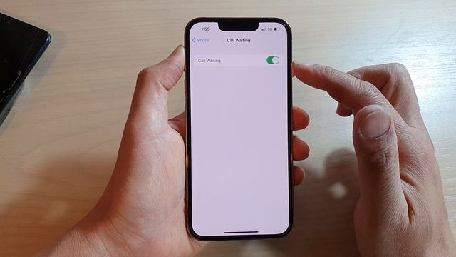 iPhone 13/13 Pro: How to Turn On/Off Call Waiting смотреть онлайн