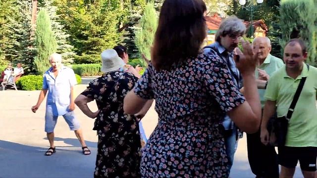 ТУМБА, ТУМБАРА! ТАНЦЫ ХАРЬКОВ УКРАИНА АВГУСТ 2023 смотреть онлайн