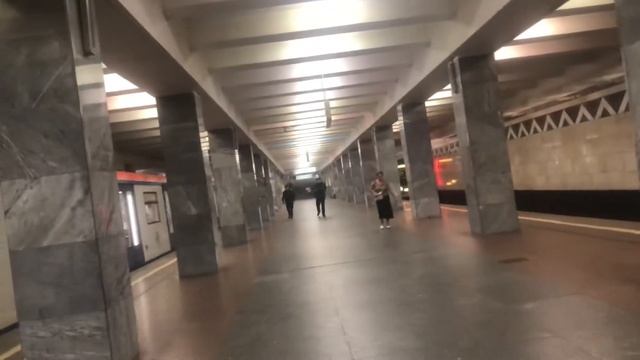 Электропоезда «81-765/766/767 (Москва)» на станции метро «Тушинская» ТКЛ ЧТО // 31 июля 2022 года смотреть онлайн