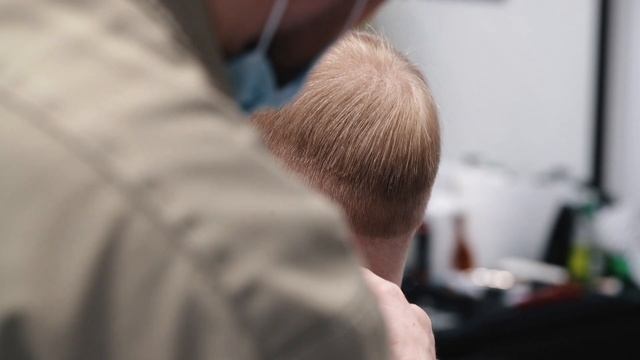 Классическая Мужская Стрижка | Процесс и Укладка смотреть онлайн