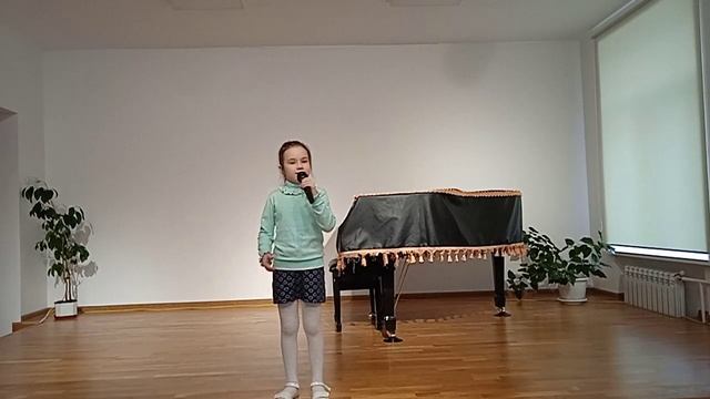 "Вместе весело шагать" исп. Васильева Арина (7лет) преп. Марат Милидонов смотреть онлайн