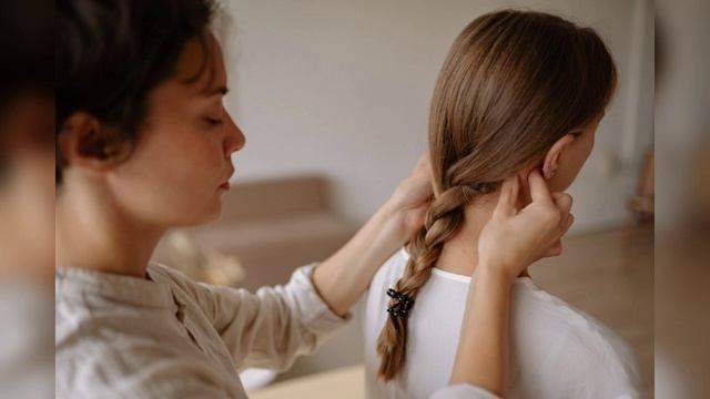 Қайызғақты әрі майлы шашты 1 жаққаннан емдейді. Үй жағдайында қайызғақты кетіру. смотреть онлайн