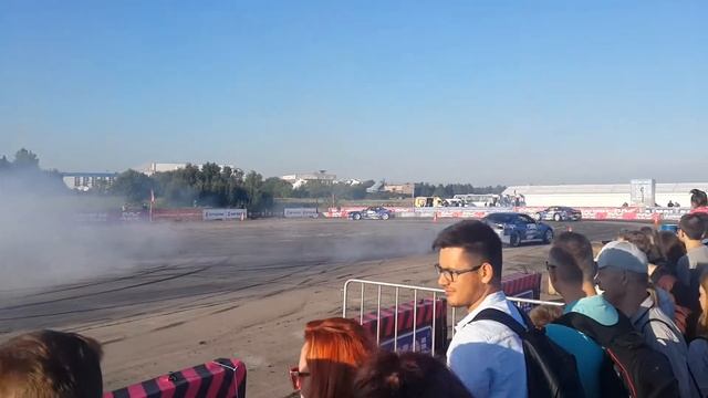 Дрифт на входе МАКС2017 смотреть онлайн