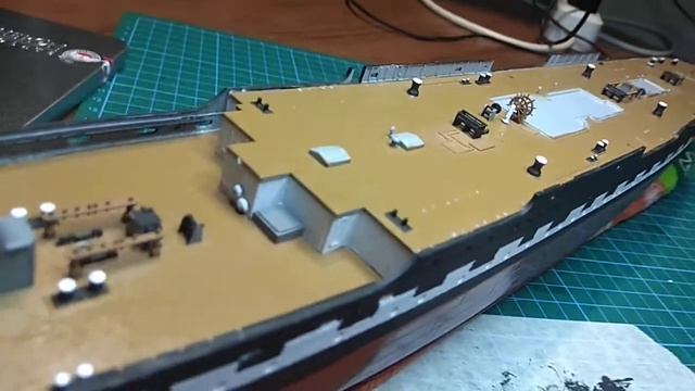 Обзор корпуса и палубы (без надстроек) модели корабля "Крузенштерн" смотреть онлайн