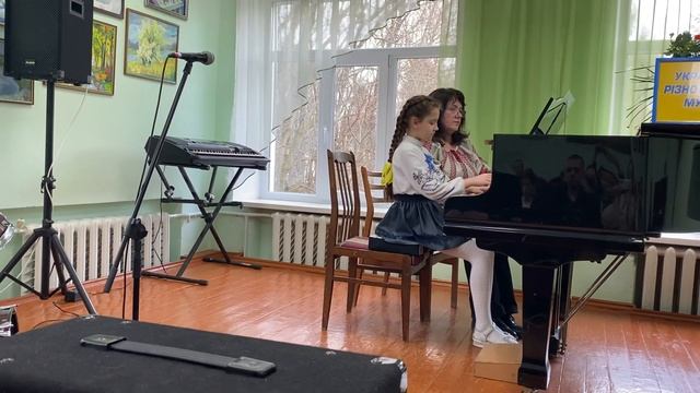 О. Рибалова « Марійчина полька», виконують Трачук Анастасія та Дрозд Ярослав смотреть онлайн