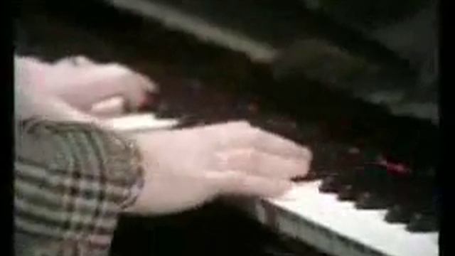 Онлайн видео Elton John & Leann Rimes - Written In The Stars смотреть онлайн