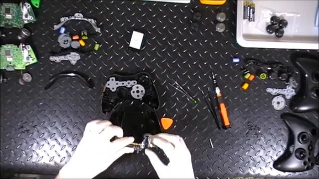 Rusty XBOX 360 controller repair and clean смотреть онлайн
