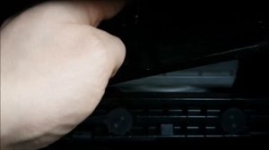 ASX. Замена лампочки в бардачке.