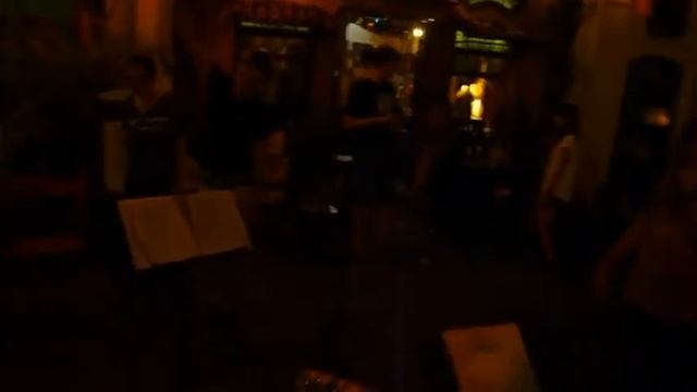 Джазовая вечеринка в баре Glasnost на острове Пхукет в Таиланде смотреть онлайн