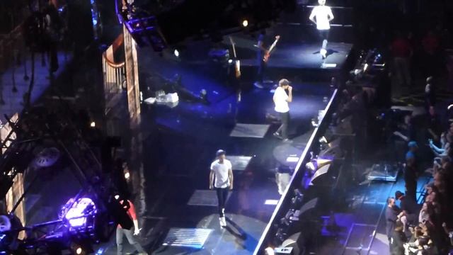 One Direction- C'mon C'mon Oakland Oracle 7/31/13 смотреть онлайн
