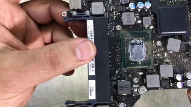 Manutenção completa do MacBook Pro 2011 смотреть онлайн