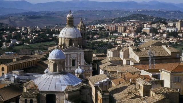 Beautiful city Macerata in Italy, , nice photographs of landmarks, skyline, famous buildings смотреть онлайн