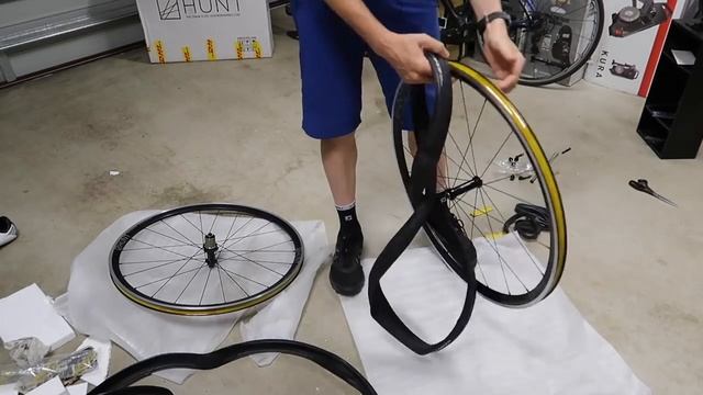 HUNT Race Aero Wide Road Wheelset: Unboxing, Install, Ride Review смотреть онлайн