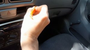 Дополнение!! Снятие кнопок и заглушек на центральной панели Hyundai Accent