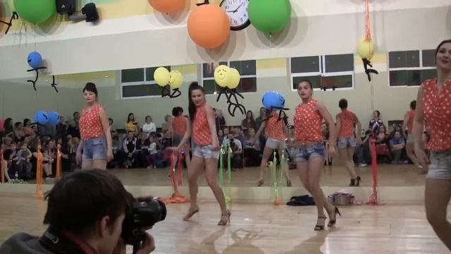 танцы клуб "ФИЗИКА" Танец домохозяек смотреть онлайн